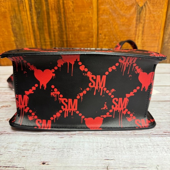 Steve Madden Evelyn Convertible Crossbody Bag - Black/Red Hearts - Picture 4 of 4